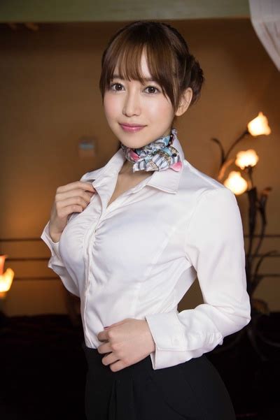 篠田ゆうのプロフィール・画像・写真 